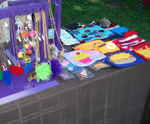 outside-craft-show-table