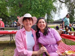2 women smiling